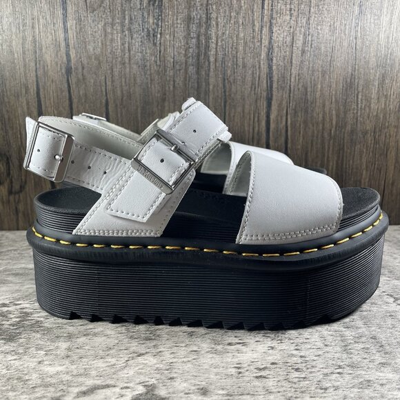 Dr. Marten's Women's Voss Quad Hydro Leather Platform White Buckle Size 6 - Picture 3 of 9